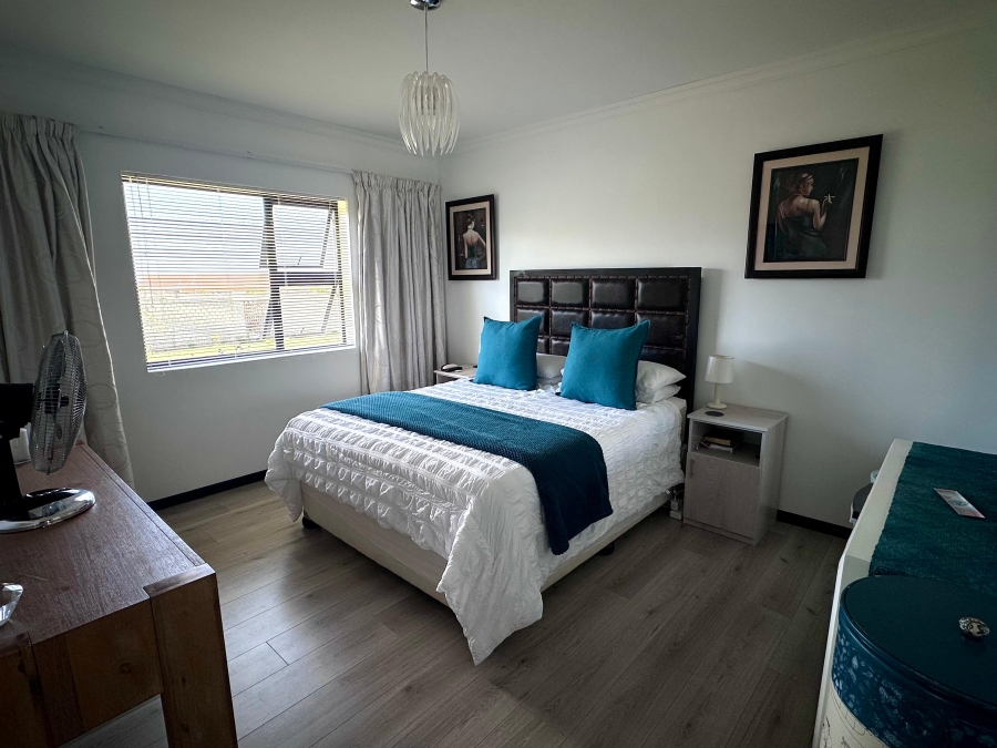 3 Bedroom Property for Sale in Wavecrest Eastern Cape